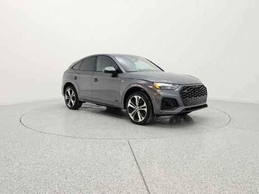 Daytona Gray Pearl Effect 2023 Audi Q5 45 S line Premium Plus