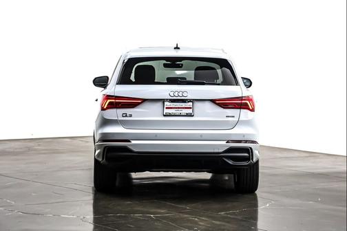 2024 Audi Q3 Premium 45 TFSI S line quattro Tiptronic