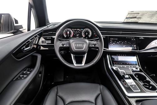 2026 Audi Q7 45 Premium Plus