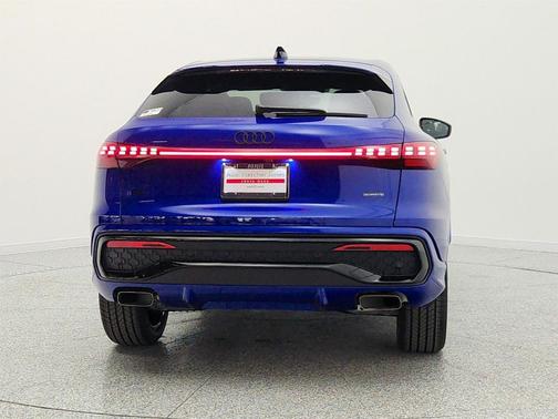 Ultra Blue Metallic 2026 Audi Q5 Sportback Premium Plus TFSI quattro S tronic