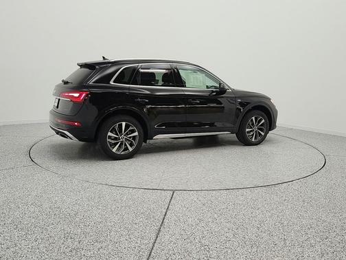 Mythos Black Metallic 2023 Audi Q5 45 S line Premium Plus