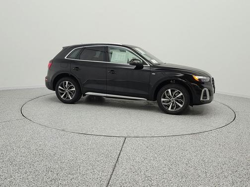 Mythos Black Metallic 2023 Audi Q5 45 S line Premium Plus