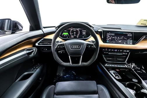 2023 Audi e-tron GT Premium Plus quattro