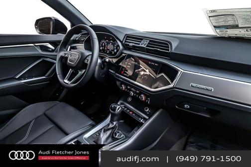 2025 Audi Q3 Premium 45 TFSI S line quattro Tiptronic