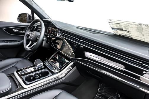 2026 Audi Q7 45 Premium Plus
