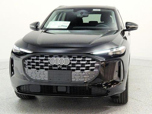 Mythos Black Metallic 2026 Audi Q5 Premium Plus TFSI quattro S tronic