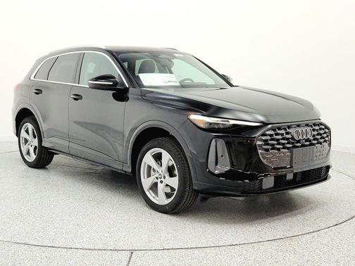 Mythos Black Metallic 2026 Audi Q5 Premium Plus TFSI quattro S tronic