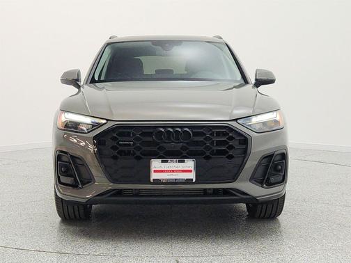 Chronos Gray Metallic 2023 Audi Q5 55 S line Premium Plus