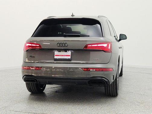 Chronos Gray Metallic 2023 Audi Q5 55 S line Premium Plus
