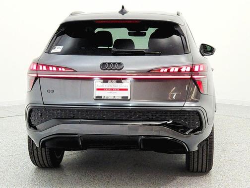 Daytona Gray Pearl Effect 2026 Audi Q3 TFSI quattro S tronic