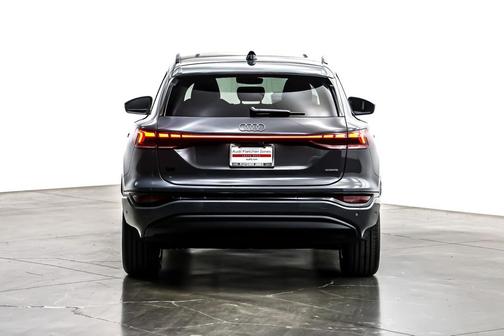 2025 Audi Q6 e-tron Premium Plus quattro