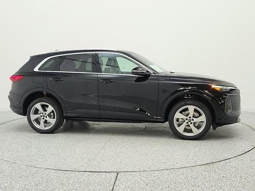 Mythos Black Metallic 2026 Audi Q5 Premium Plus TFSI quattro S tronic