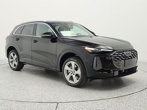 Mythos Black Metallic 2026 Audi Q5 Premium Plus TFSI quattro S tronic