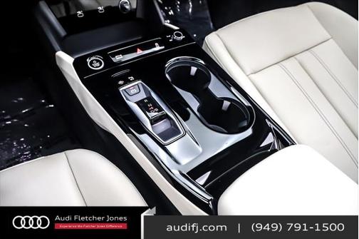 2025 Audi Q6 e-tron Premium quattro