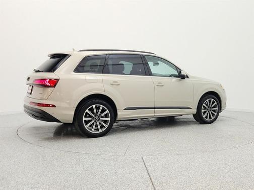 Vicuna Beige Metallic 2023 Audi Q7 45 Premium Plus