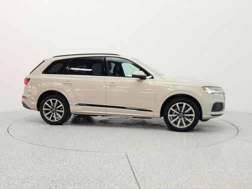 Vicuna Beige Metallic 2023 Audi Q7 45 Premium Plus
