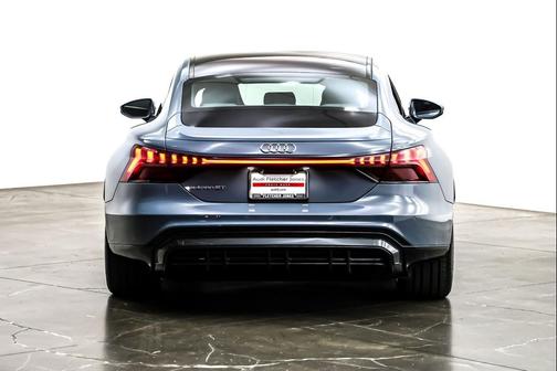 2024 Audi e-tron GT Premium Plus quattro