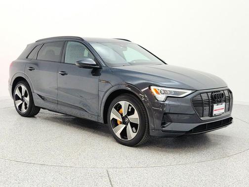 Manhattan Gray Metallic 2023 Audi e-tron Premium Plus quattro