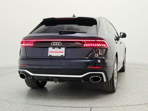 Waitomo Blue Metallic 2024 Audi RS Q8 4.0T