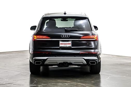 2025 Audi Q7 55 Premium Plus