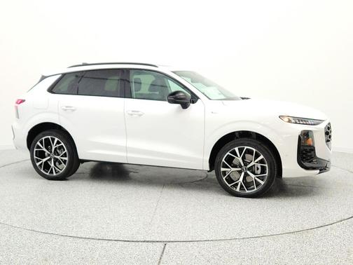 Arkona White 2026 Audi Q3 TFSI quattro S tronic