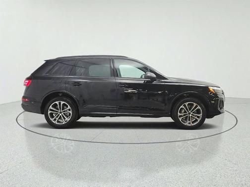 Mythos Black Metallic 2026 Audi Q7 45 Premium Plus