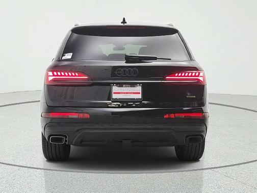 Mythos Black Metallic 2026 Audi Q7 45 Premium Plus