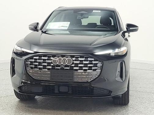 Mythos Black Metallic 2026 Audi Q5 Premium Plus TFSI quattro S tronic