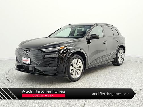Mythos Black Metallic 2025 Audi Q6 e-tron Premium Plus