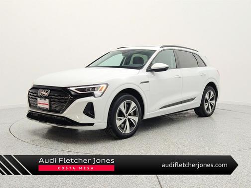 Glacier White Metallic 2024 Audi Q8 e-tron Premium