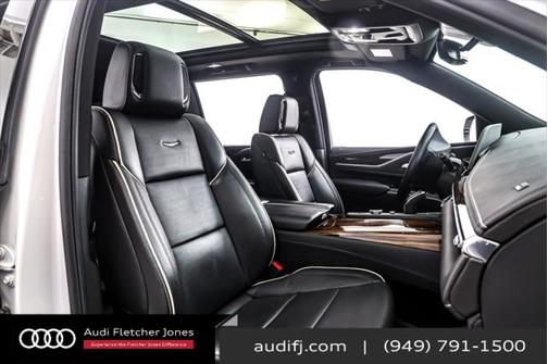 2024 Cadillac Escalade ESV Premium Luxury