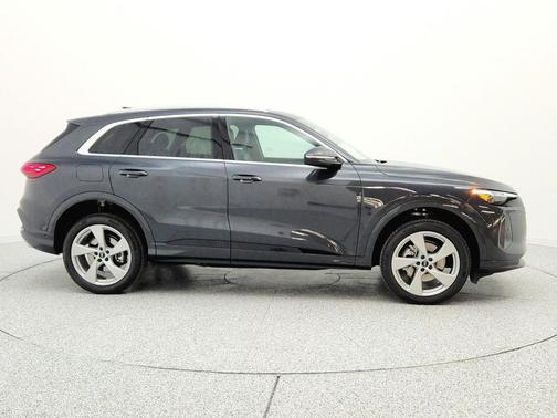 Tambora Gray Metallic 2026 Audi Q5 Premium Plus TFSI quattro S tronic