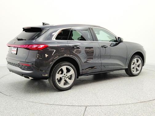Tambora Gray Metallic 2026 Audi Q5 Premium Plus TFSI quattro S tronic