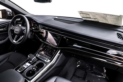 2025 Audi Q8 55 Premium Plus
