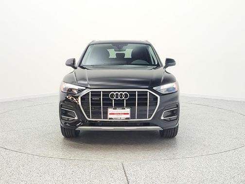 Mythos Black Metallic 2023 Audi Q5 40 Premium