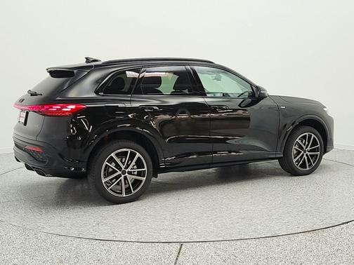 Mythos Black Metallic 2026 Audi Q5 Premium Plus TFSI quattro S tronic