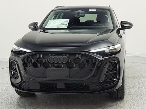 Mythos Black Metallic 2026 Audi Q5 Premium Plus TFSI quattro S tronic
