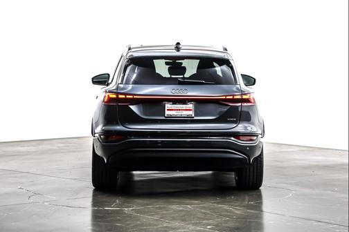 2025 Audi Q6 e-tron Premium Plus quattro