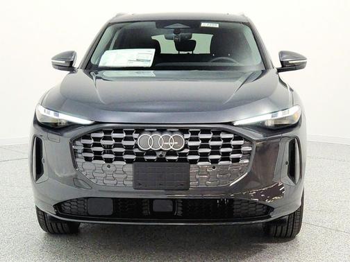 Tambora Gray Metallic 2026 Audi Q5 Premium Plus TFSI quattro S tronic
