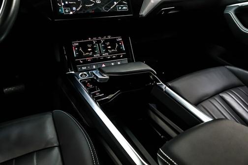 2022 Audi e-tron Premium