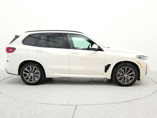 Alpine White 2025 BMW X5 PHEV xDrive50e