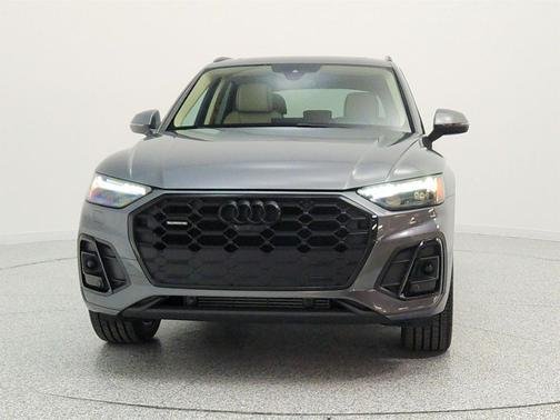 Daytona Gray Pearl Effect 2023 Audi Q5 45 S line Prestige