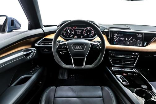 2023 Audi e-tron GT Premium Plus quattro