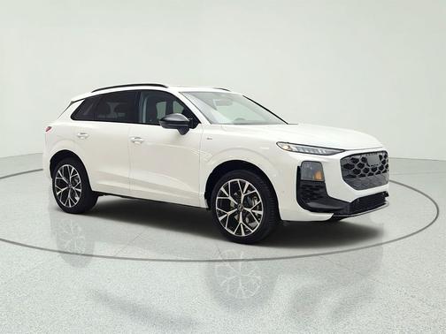 Arkona White 2026 Audi Q3 TFSI quattro S tronic