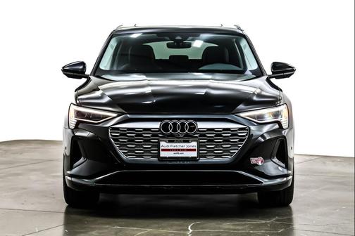 2024 Audi Q8 e-tron Premium Plus