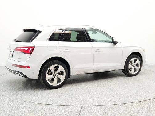 Glacier White Metallic 2021 Audi Q5 45 Premium Plus