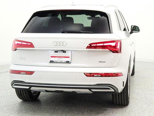 Glacier White Metallic 2021 Audi Q5 45 Premium Plus