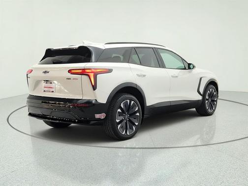 Iridescent Pearl Tricoat 2024 Chevrolet Blazer EV eAWD RS