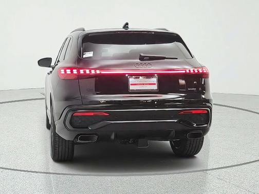 Mythos Black Metallic 2026 Audi Q5 Premium Plus TFSI quattro S tronic
