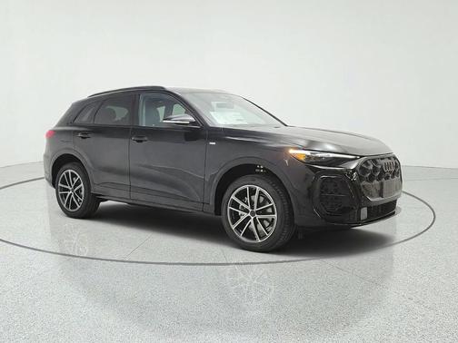 Mythos Black Metallic 2026 Audi Q5 Premium Plus TFSI quattro S tronic